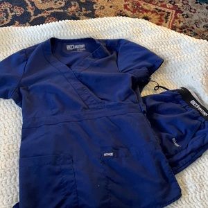 Grey’s anatomy navy scrub set